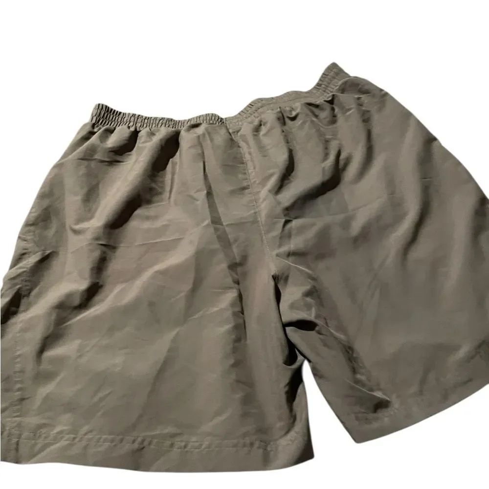 Under Armour Men's Athletic Elastic Waist grey Shorts size XL